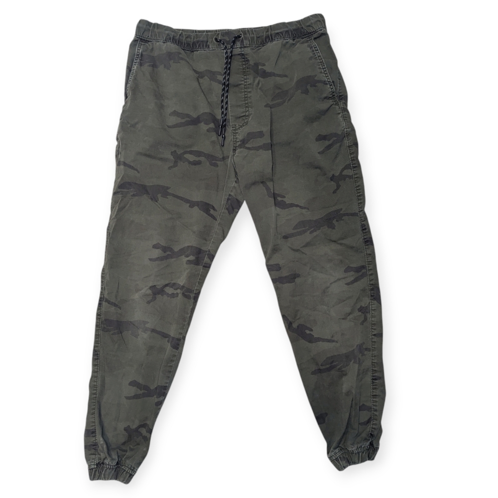 American Eagle Outfitters Camo Joggers - Green and Black